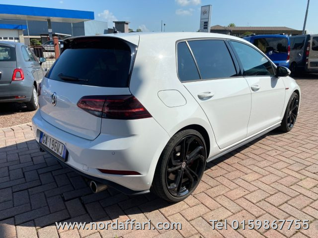 VOLKSWAGEN Golf GTI - foto: 6