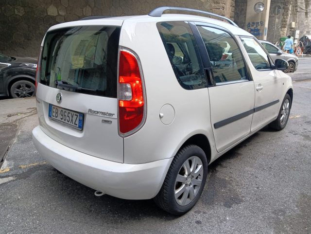 SKODA Roomster 1.4 16V Style Immagine 2