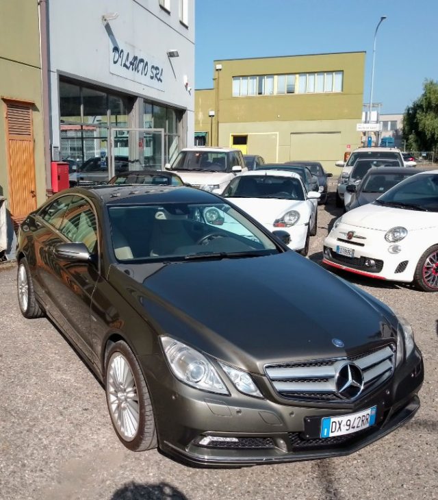 MERCEDES-BENZ E 350 CGI Coupé BlueEFFICIENCY PELLE PERFETTA PERMUTE Immagine 0