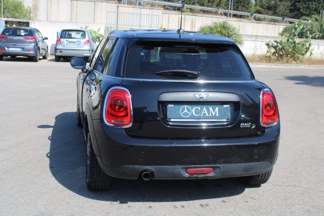 MINI One 1.5 One D Business 5 porte Immagine 2