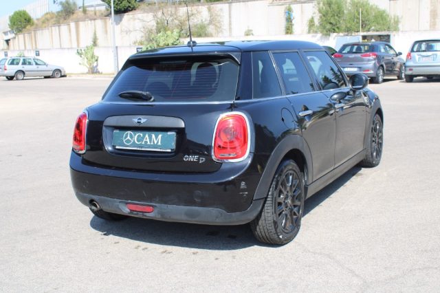 MINI One 1.5 One D Business 5 porte Immagine 4