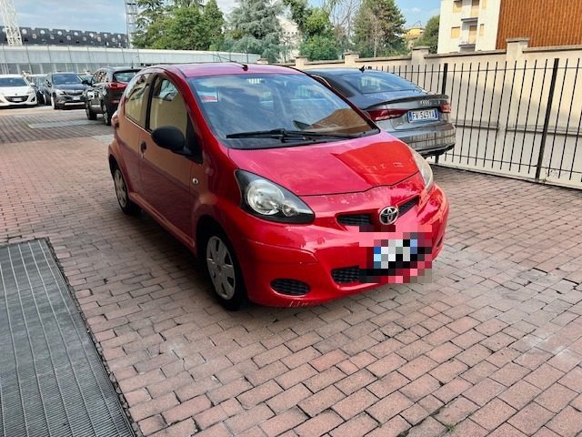 TOYOTA Aygo 1.0 12V VVT-i 5 porte Sol Immagine 2