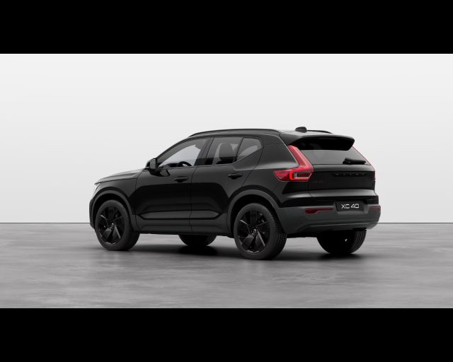 VOLVO XC40 B3 GEARTRONIC BLACK EDITION PLUS Immagine 2