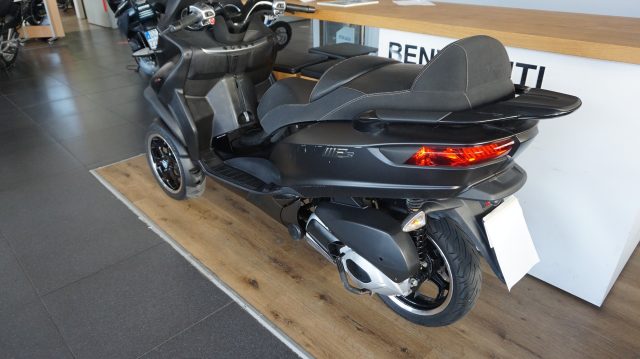 PIAGGIO MP3 300 LT guidabile con patente B Immagine 0