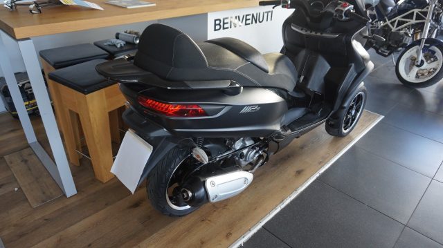 PIAGGIO MP3 300 LT guidabile con patente B Immagine 1