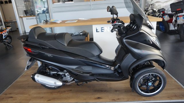 PIAGGIO MP3 300 LT guidabile con patente B Immagine 2