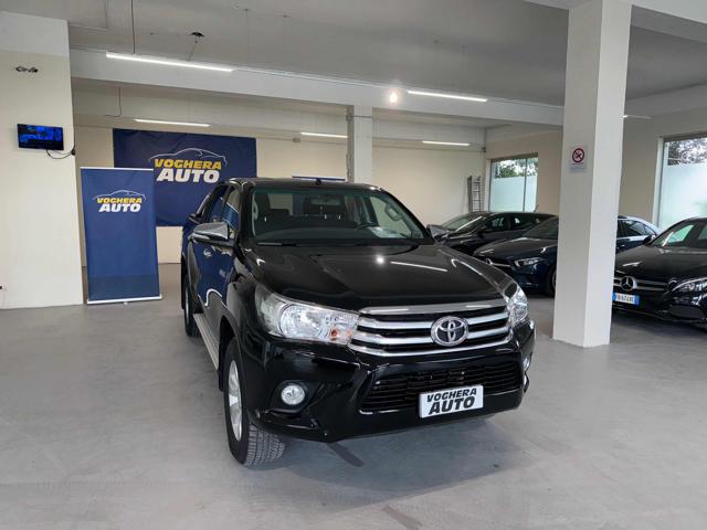 TOYOTA Hilux 2.4 D-4D A/T 4WD 4 porte Double Cab Executive Immagine 2