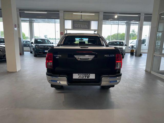 TOYOTA Hilux 2.4 D-4D A/T 4WD 4 porte Double Cab Executive Immagine 3