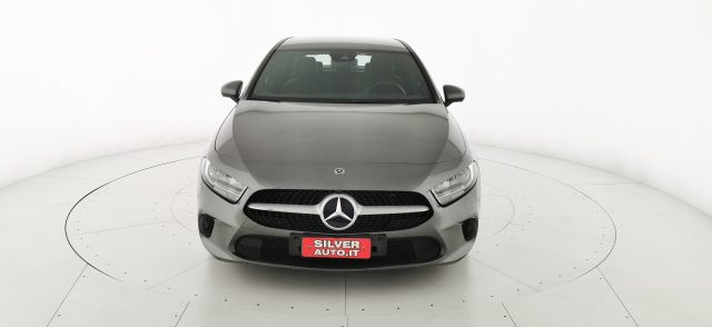 MERCEDES-BENZ A 180 Automatic Business Extra Immagine 1