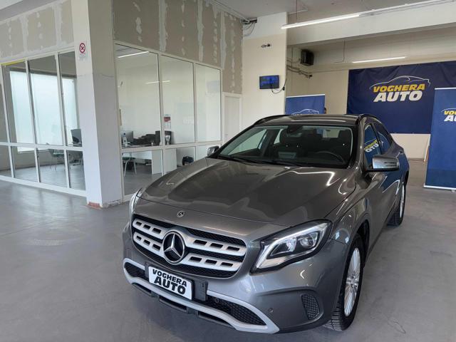 MERCEDES-BENZ GLA 180 d Automatic Business Extra Immagine 1