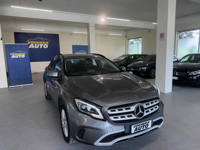 MERCEDES-BENZ GLA 180 d Automatic Business Extra Immagine 2