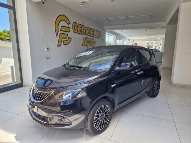 LANCIA Ypsilon 1.0 FireFly 5 porte S&S Hybrid Platino tua da ?169 Immagine 4