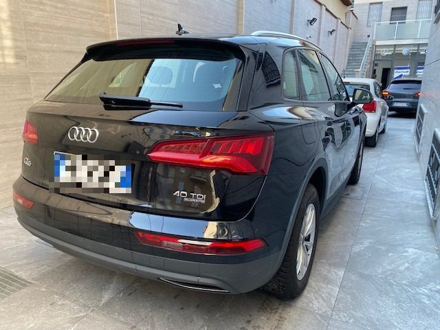 AUDI Q5 40 TDI quattro S tronic Business Design Immagine 3