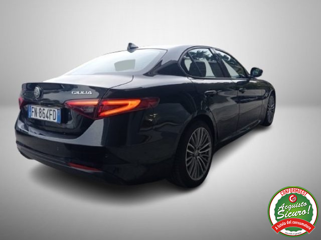 ALFA ROMEO Giulia 2.2 Turbodiesel 150 CV AT8 Super Uniproprietario Immagine 3