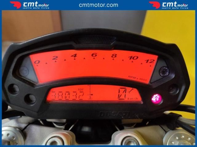 DUCATI Monster 696 Garantita e Finanziabile Immagine 4