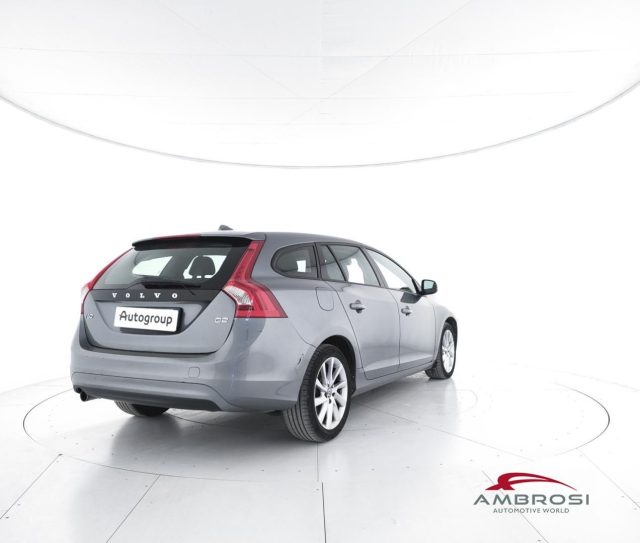 VOLVO V60 D2 Kinetic Immagine 2