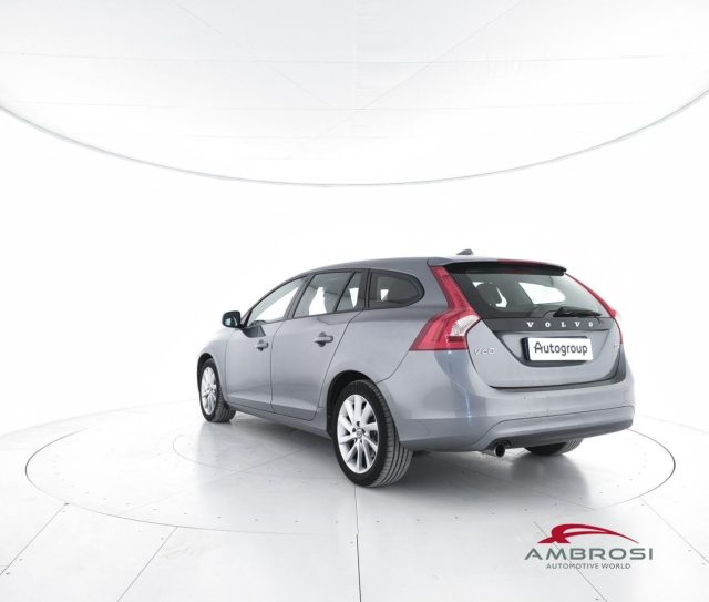 VOLVO V60 D2 Kinetic Immagine 3