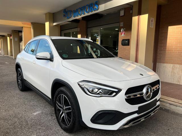 MERCEDES-BENZ GLA 200 d Automatic Sport Immagine 0