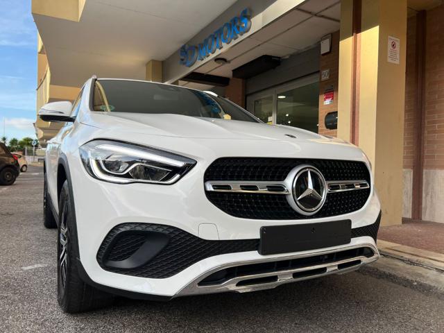 MERCEDES-BENZ GLA 200 d Automatic Sport Immagine 1