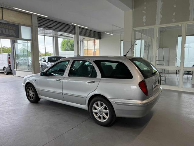 LANCIA Lybra 1.9 JTD cat Station Wagon LX Immagine 4