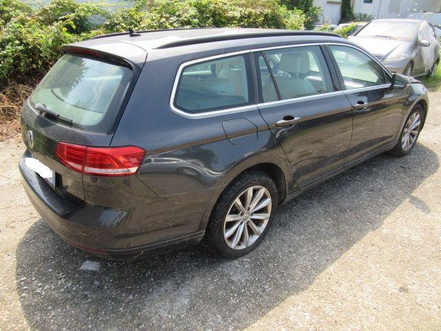 VOLKSWAGEN Passat Variant 2.0 TDI DSG Business BlueMotion Tech Immagine 4