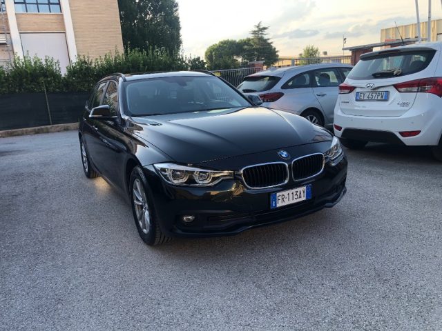 BMW 320 d xDrive Touring Immagine 1