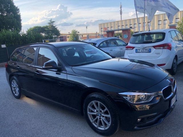 BMW 320 d xDrive Touring Immagine 4