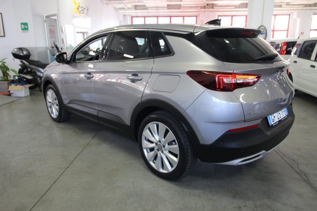 OPEL Grandland X 1.6 Hybrid4 Plug-in aut. AWD 300 CV Immagine 3