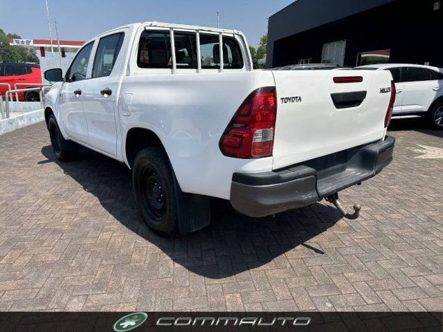 TOYOTA Hilux 2.4 D-4D 4WD 4 porte Double Cab Immagine 3