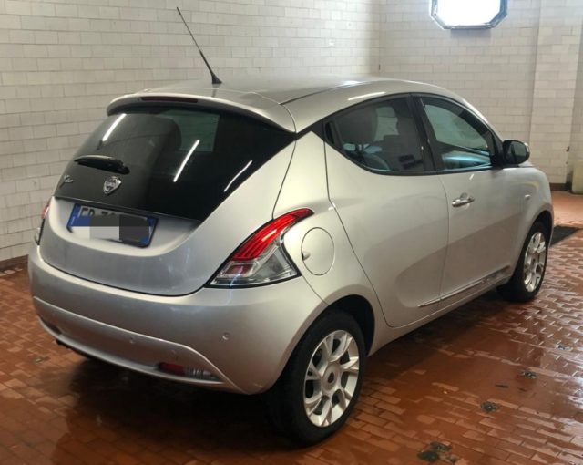 LANCIA Ypsilon 1.2 69 CV 5 porte Platinum Immagine 3