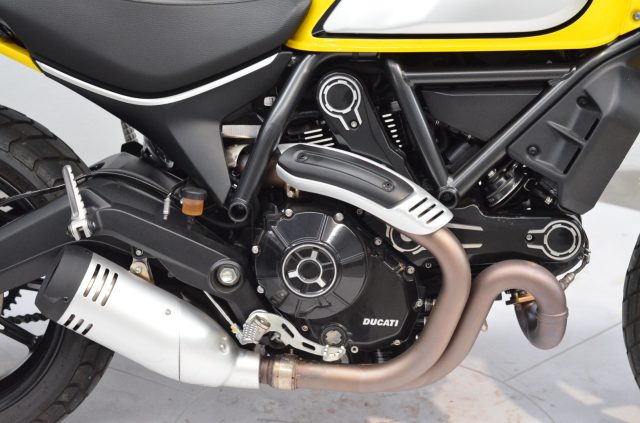 DUCATI Scrambler 800 Icon 2022 - 6.000 KM + BAULETTO Immagine 2