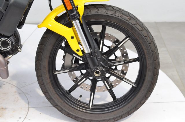 DUCATI Scrambler 800 Icon 2022 - 6.000 KM + BAULETTO Immagine 3