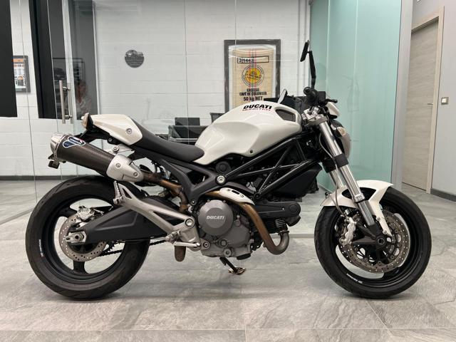 DUCATI Monster 696 696 plus*2 PROPRIETARIO*TERMIGNONI Immagine 0