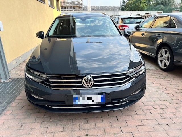 VOLKSWAGEN Passat Variant 2.0 TDI SCR EVO DSG Business Immagine 1