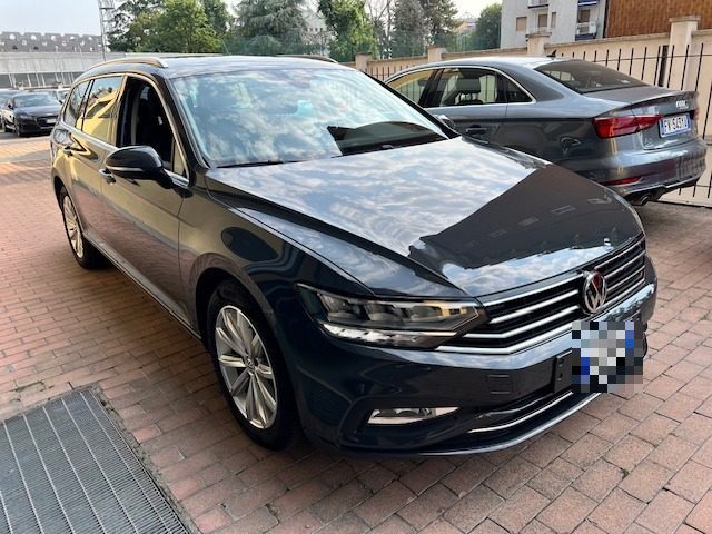 VOLKSWAGEN Passat Variant 2.0 TDI SCR EVO DSG Business Immagine 2