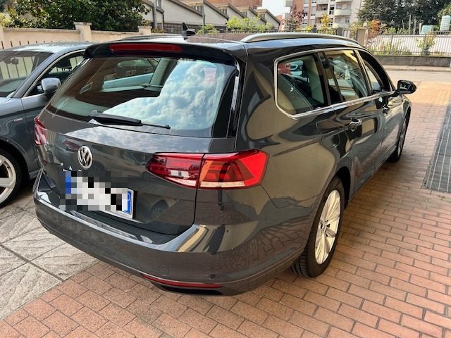 VOLKSWAGEN Passat Variant 2.0 TDI SCR EVO DSG Business Immagine 3