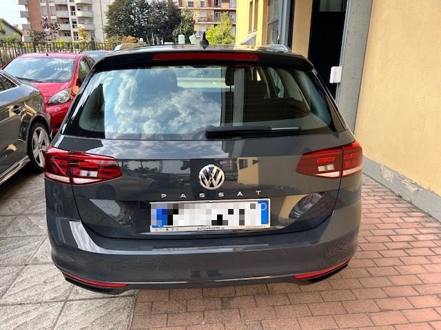 VOLKSWAGEN Passat Variant 2.0 TDI SCR EVO DSG Business Immagine 4