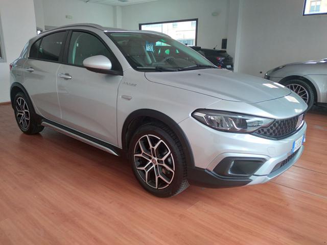 FIAT Tipo 1.5 Hybrid DCT 5 porte Cross Immagine 0