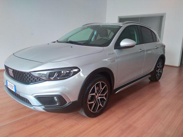 FIAT Tipo 1.5 Hybrid DCT 5 porte Cross Immagine 1