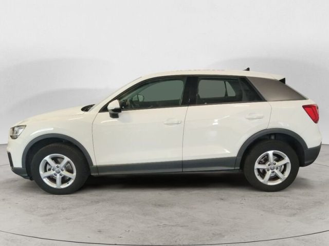 AUDI Q2 30 TFSI Business Immagine 4