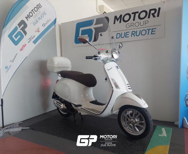 VESPA Primavera 50 4T bianco Immagine 1