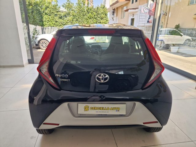 TOYOTA Aygo Connect 1.0 VVT-i 72 CV 5 porte x-cool Immagine 2