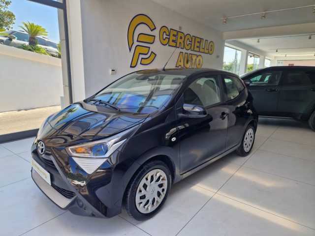 TOYOTA Aygo Connect 1.0 VVT-i 72 CV 5 porte x-cool Immagine 3