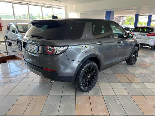 LAND ROVER Discovery Sport 2.0 TD4 150 CV Dark Edition Immagine 2