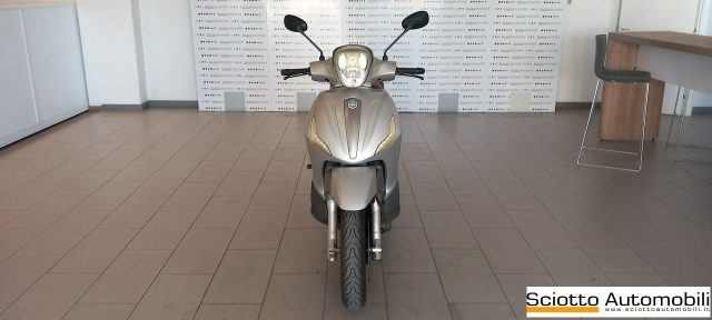 PIAGGIO Beverly 350 . Immagine 0