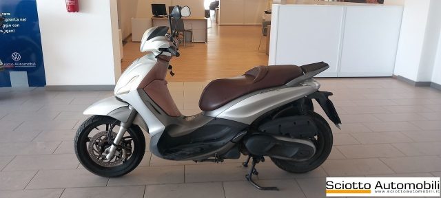 PIAGGIO Beverly 350 . Immagine 1