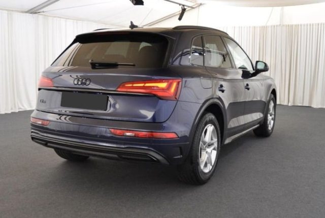 AUDI Q5 35 TDI S tronic Business Immagine 2