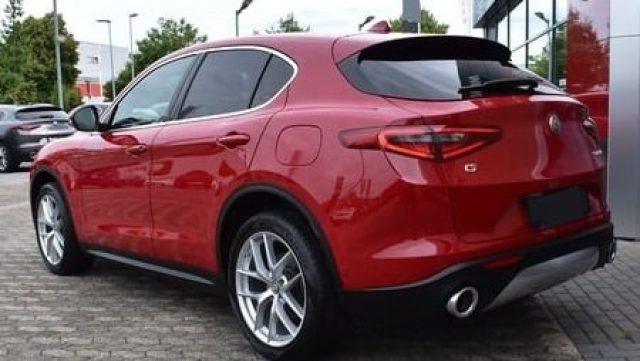 ALFA ROMEO Stelvio 2.0 Turbo 280 CV AT8 Q4 Super Immagine 3