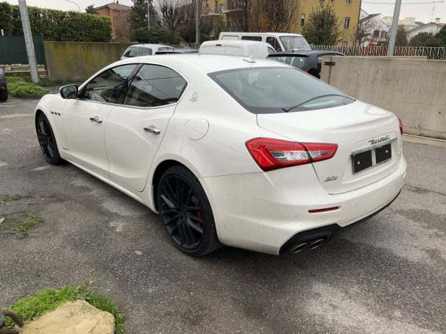 MASERATI Ghibli V6 430 CV Q4 Gransport Immagine 1