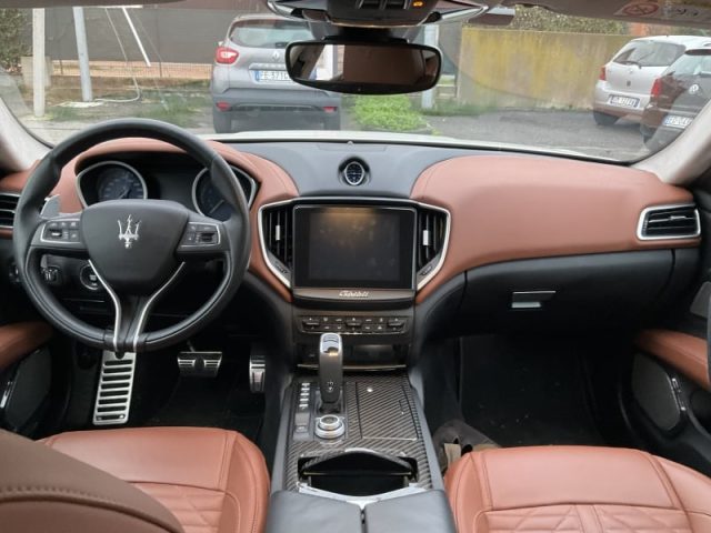 MASERATI Ghibli V6 430 CV Q4 Gransport Immagine 2